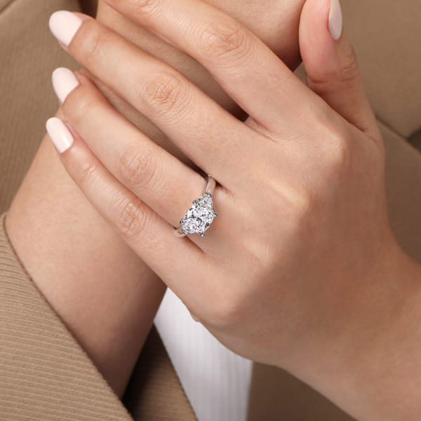 Kim Kardashian Engagement Ring Kim Kardashian Engagement Ring